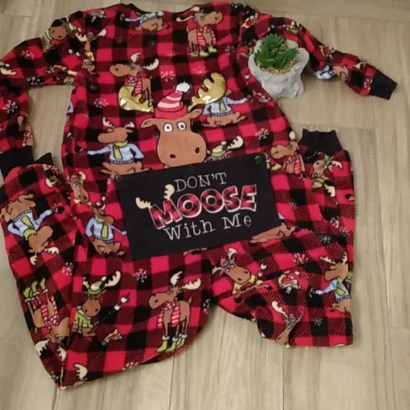 Secret Treasures Moose Pajamas - Picture 2 of 5